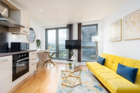 Exclusive Apartment - City Centre - Free Parking -WiFi Netflix- Juliet Balcony